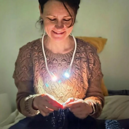 NakkeLys™ l Nakkelygten der oplyser dine kreationer og aflaster dine øjne